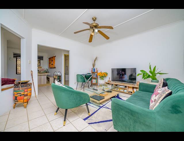 4 BEDROOM HOUSE FOR SALE IN PADFIELD PARK